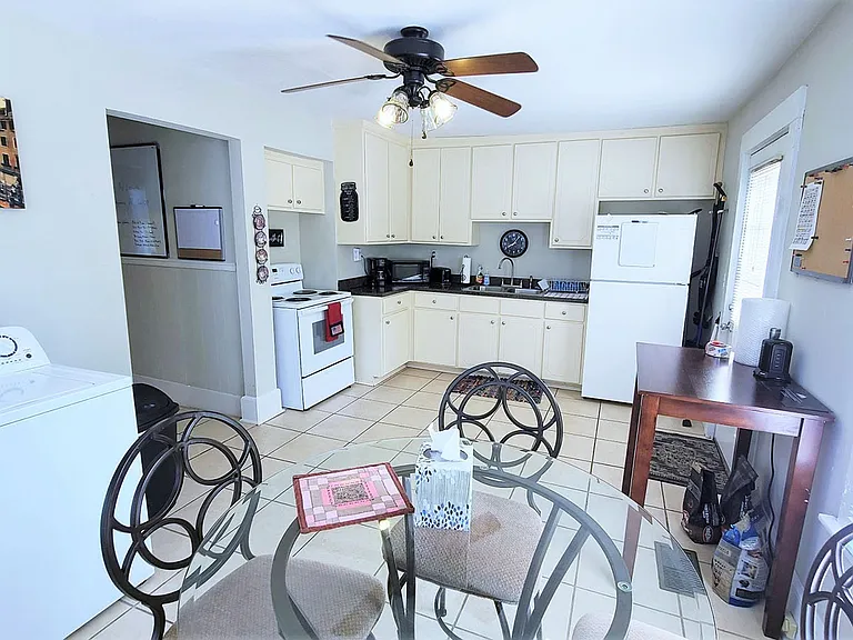 116 N Lewis St — Photo 14