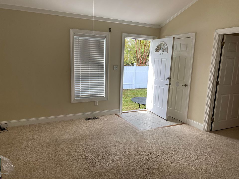 2nd image of 327 Pinecliff Dr #C