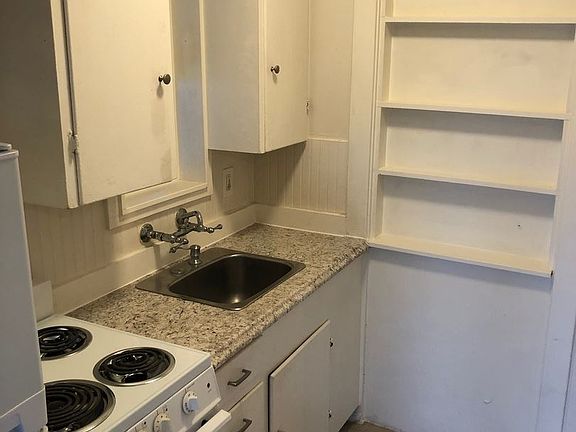 4th image of 903 State Ave APT 7