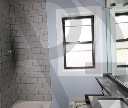 4th image of 550 W Arlington Pl #550707