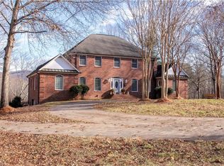 2262 High Bridge Rd, Pinnacle, NC 27043