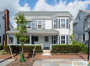 37 N Main St, Cranbury, NJ 08512