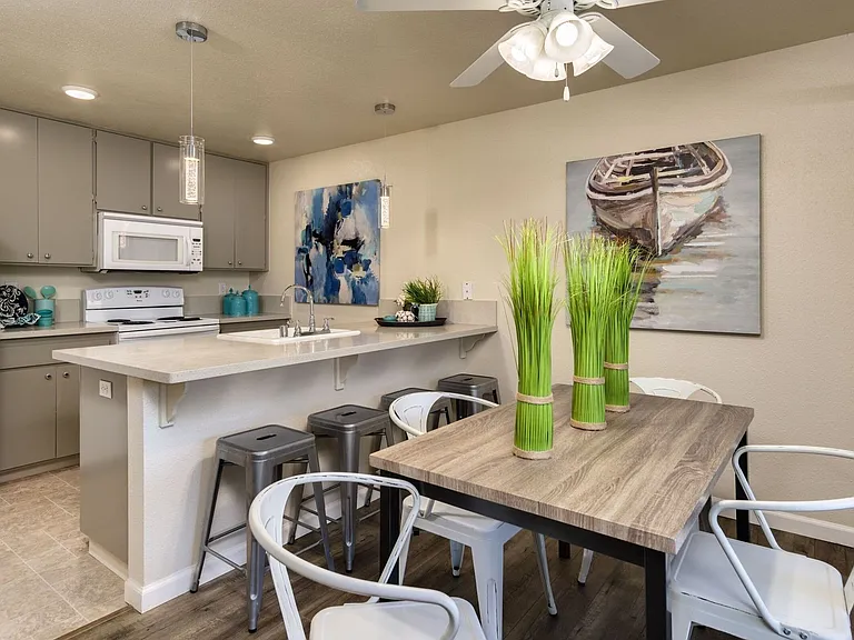 Chico Meadows Apartments — Photo 6
