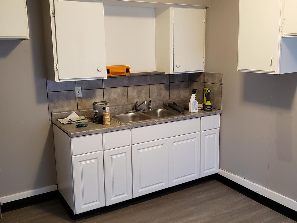 2nd image of 917 Waldman Ave #1