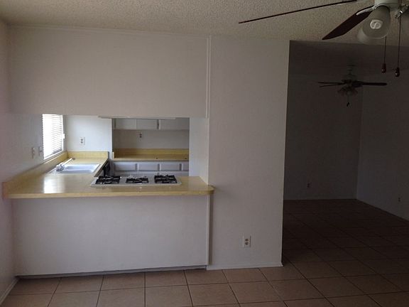 4th image of 1811 W Crestwood Ln APT 9