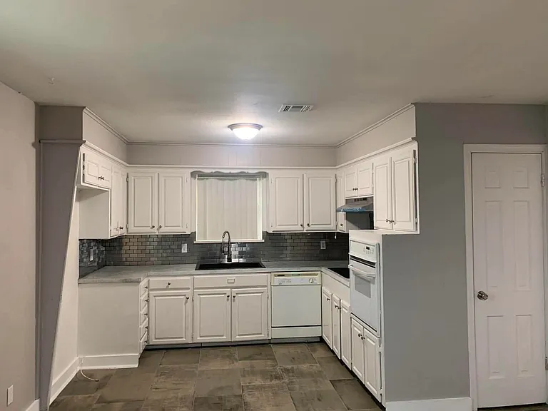 3304 S 88th East Ave — Photo 7
