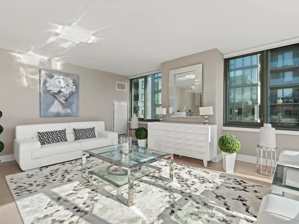 9 Avenue At Port Imperial image 5 of 34