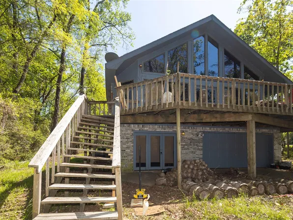 20300 Belair Dr, Huntsville, TX 77320