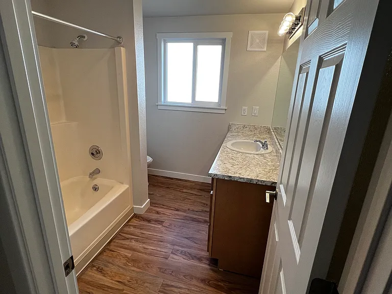 131 Lippert Dr W #103 — Photo 9