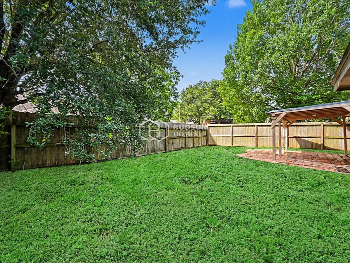 9127 Cypress Square Dr — Photo 32
