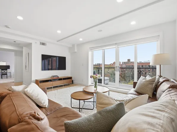 233 Ocean Parkway image 3 of 12