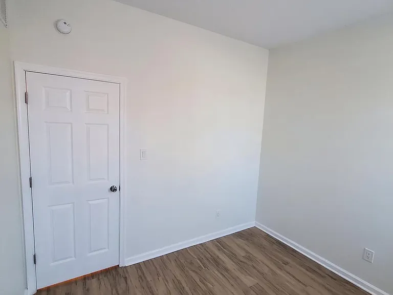 604 E Indiana Ave #1 — Photo 3