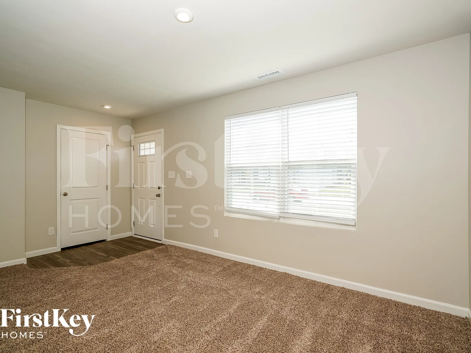 4 bed, 2.5 bath, 2200 sqft, $1,925 — Photo 2