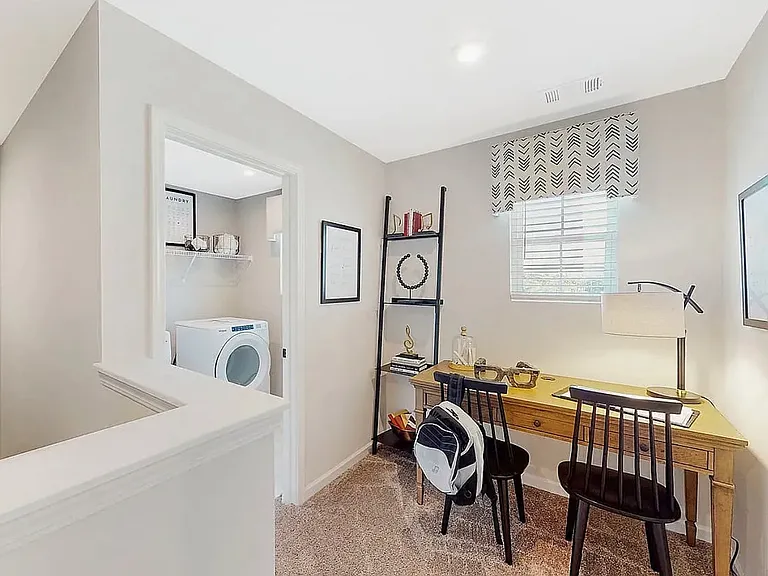 168 E Millbrook Dr — Photo 10