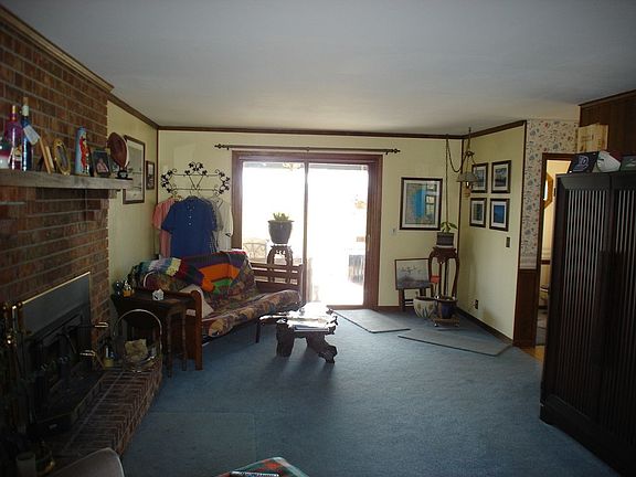 Liv'g Rm view to deck