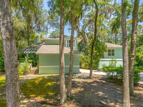 123 Plemmons Dr, Saint Simons Island, GA 31522