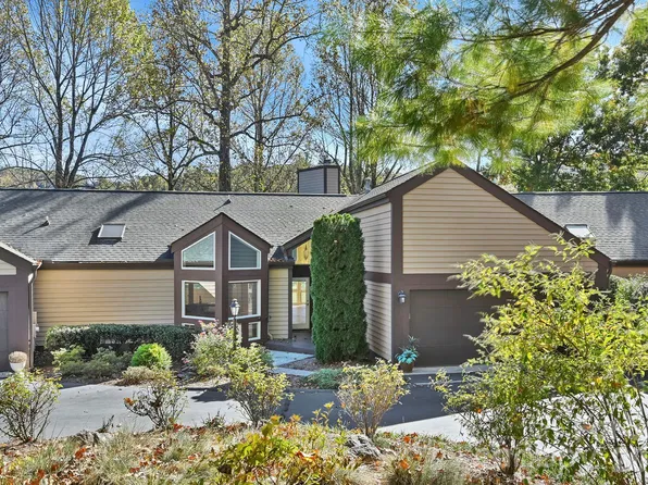 221 Winding Meadows Dr, Flat Rock, NC 28731