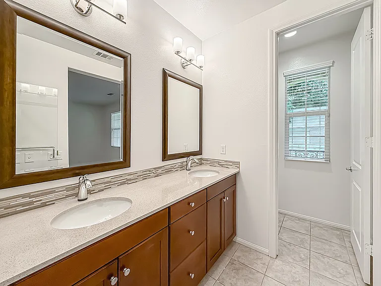 389 Castiano St — Photo 15