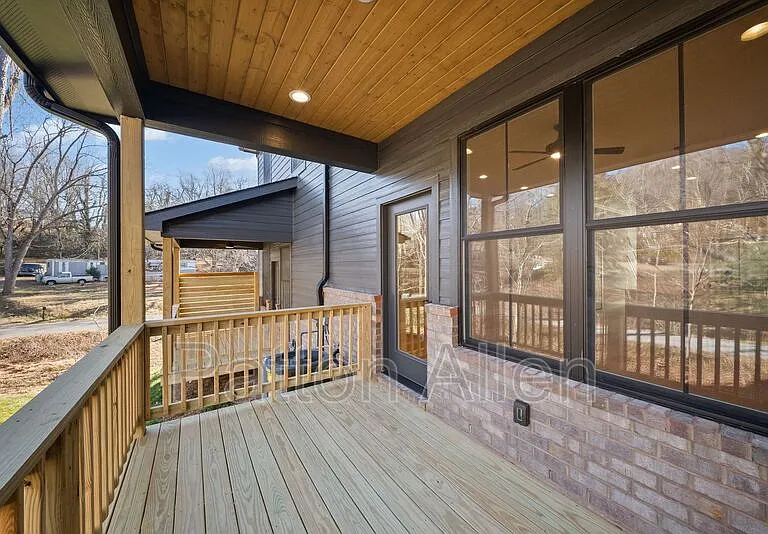 107 Collin Pl #3 — Photo 9