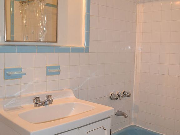 3rd image of 336 E 82nd St APT 1B