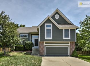 21506 W 52nd Ter, Shawnee, KS 66226
