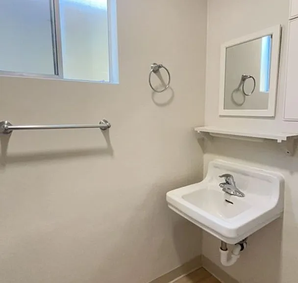 400 Ferrini Rd — Photo 17
