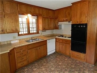 5th image of 1619 N 81st St