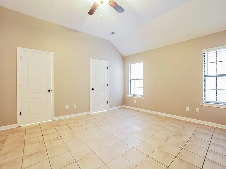 3800 Lake Village Cv — Photo 9