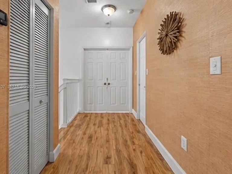 2601 NE 42nd Ave — Photo 9