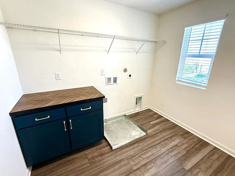 12823 Cygnus — Photo 25