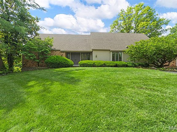 3rd image of 10944 Chalet Ct