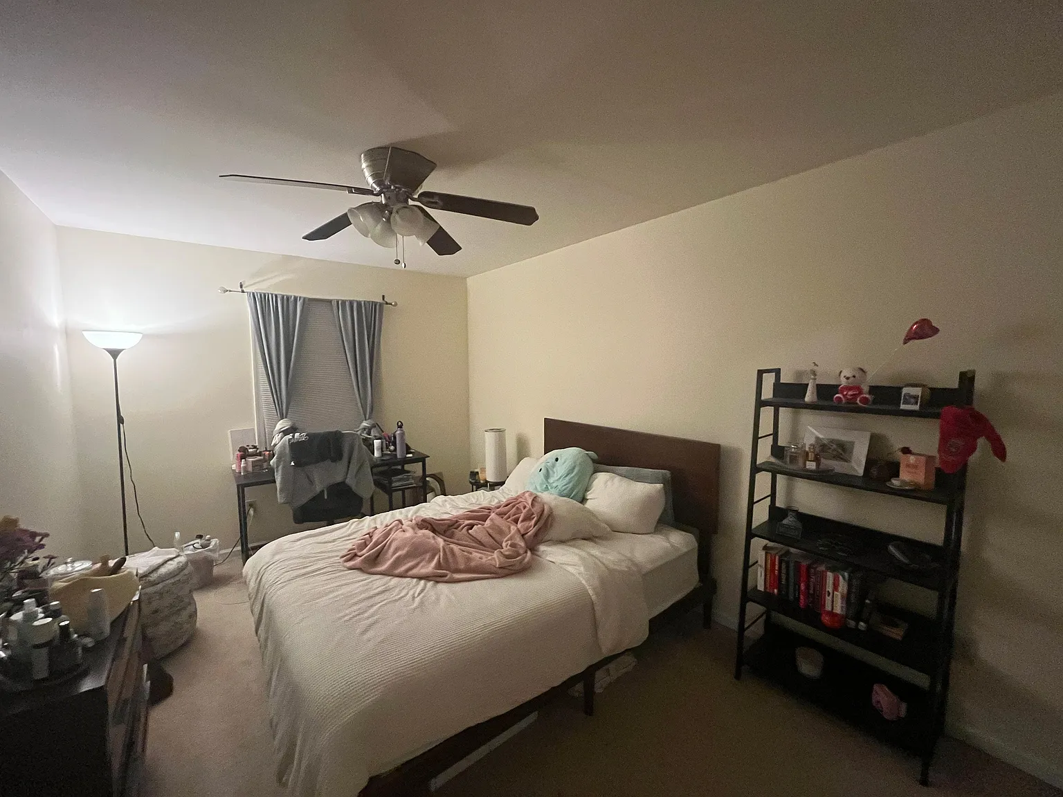 4 bed, 2.5 bath, 2736 sqft, $1,200 — Photo 1