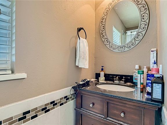 5th image of 21423 Patton Ave APT A