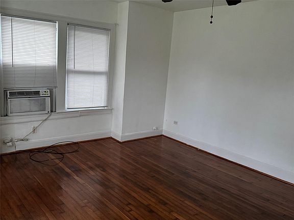 3rd image of 1614 W Sidnor St