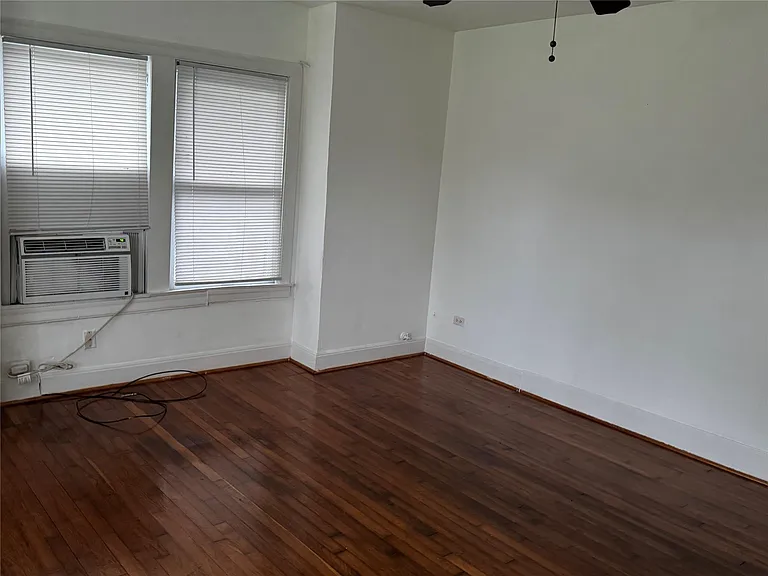 1614 W Sidnor St — Photo 3