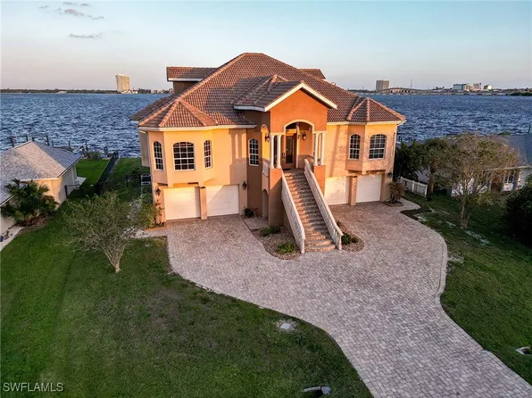 123 E North Shore Ave N, Fort Myers, FL 33917