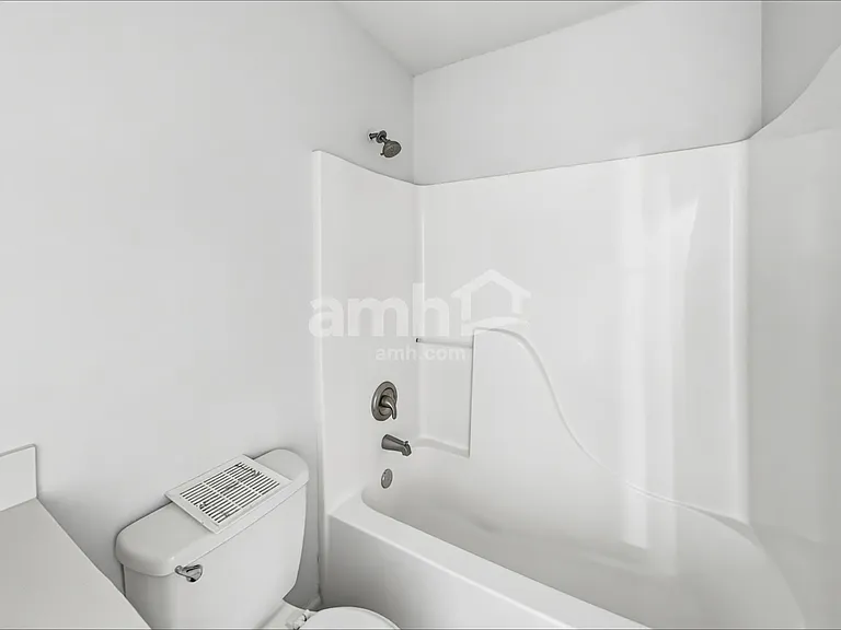 10921 Gardenia St — Photo 14