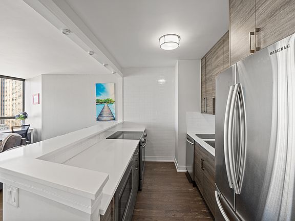 3rd image of 400 N La Salle Dr APT 3412