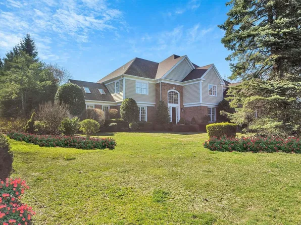 16 Stone Hill Drive N, Manhasset, NY 11030