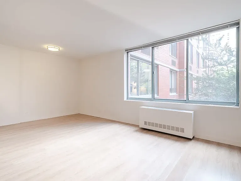 750 Columbus Ave #2F — Photo 30