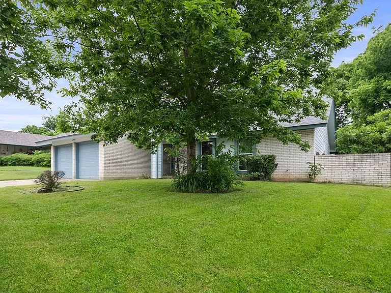 1401 Meadowmear Dr — Photo 23