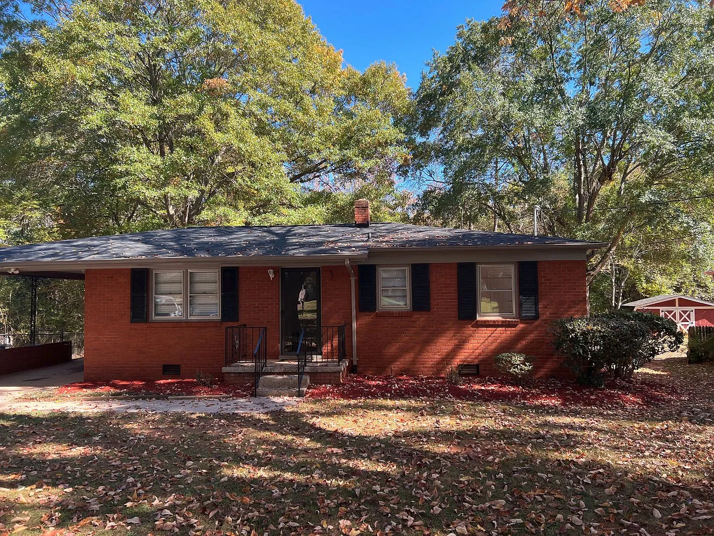 3/1 ranch brick home-fenced back yard! — Photo 1