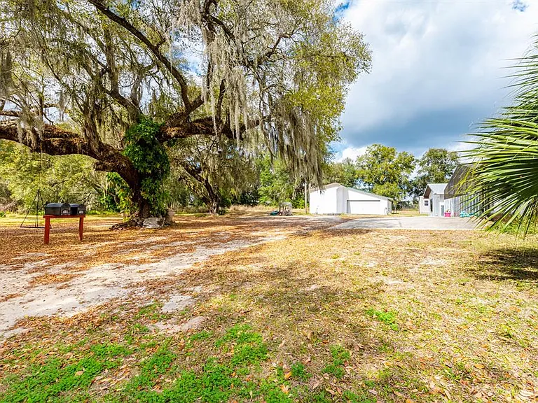 4811 County Road 48 — Photo 4