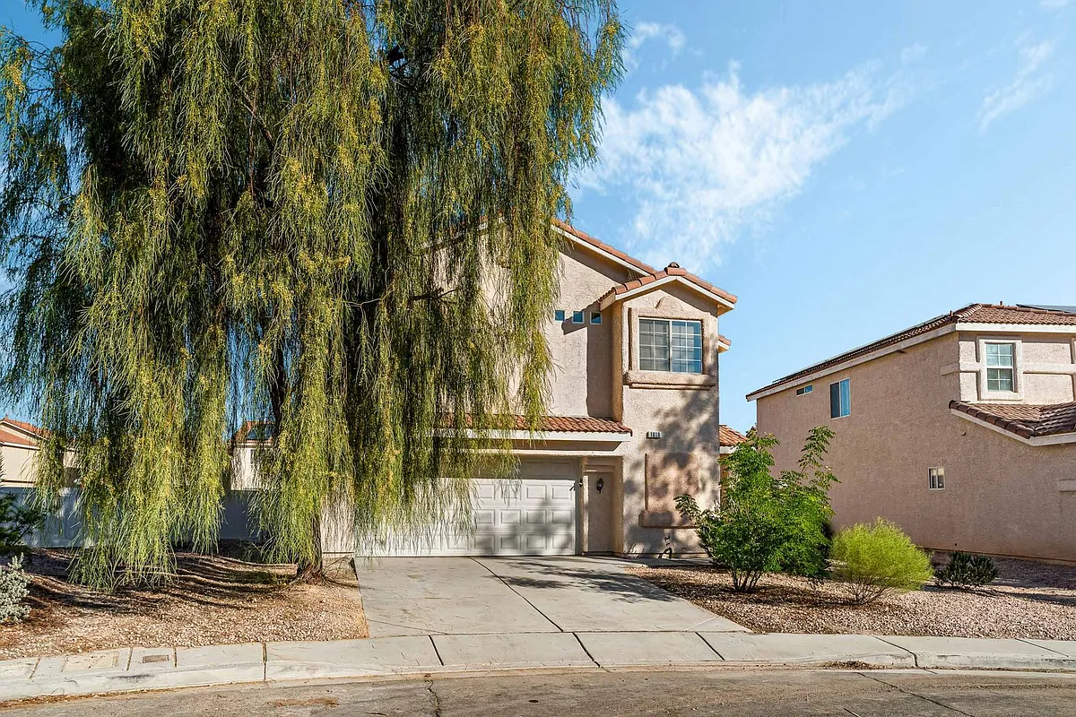 Building Photo - 1010 Cliffbrook Hedge Ave