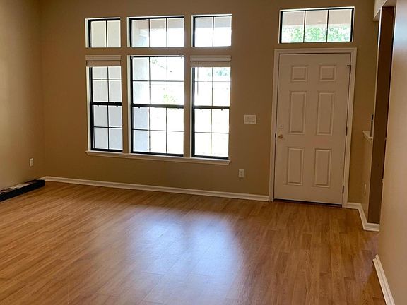 4th image of 3369 Shelley Dr
