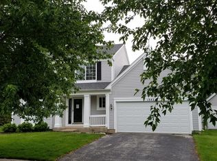 1342 E Braymore Cir, Naperville, IL 60564