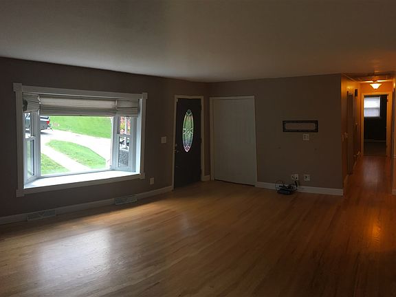 4th image of 64 Forest Park Ln