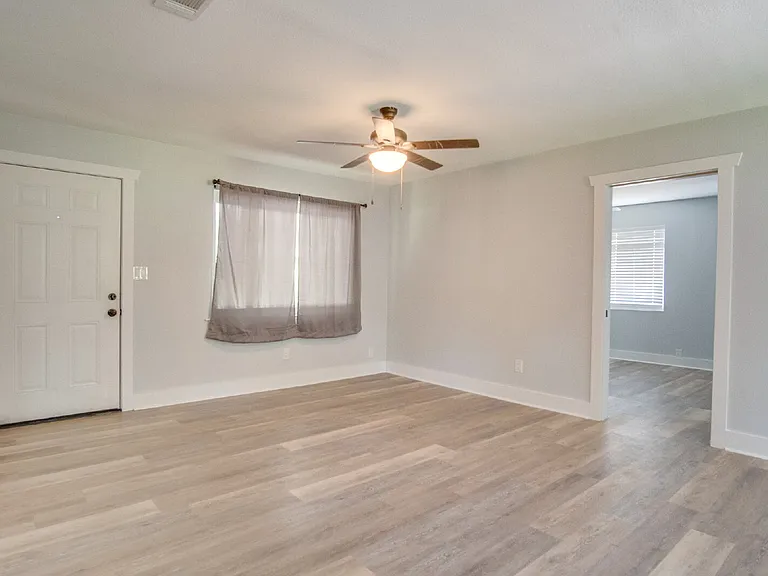 195 Navarro Rd — Photo 6