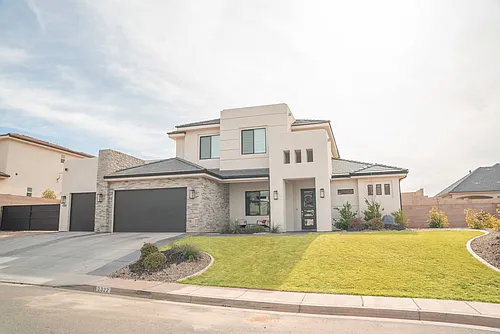 1322 E Toliman Way Photo 1