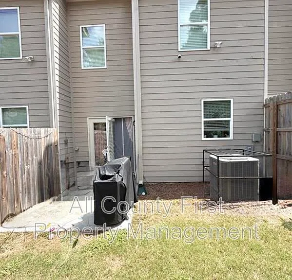 5788 Calle Vista Dr — Photo 3